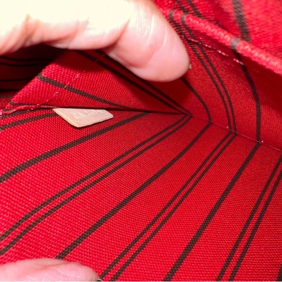 Louis Vuitton Monogram Large Pochette Clutch - Picture 6 of 8